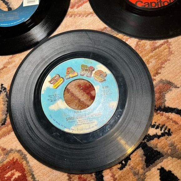 Set of 3 vintage 45 RPM records without sleeve - Picture 4 of 8